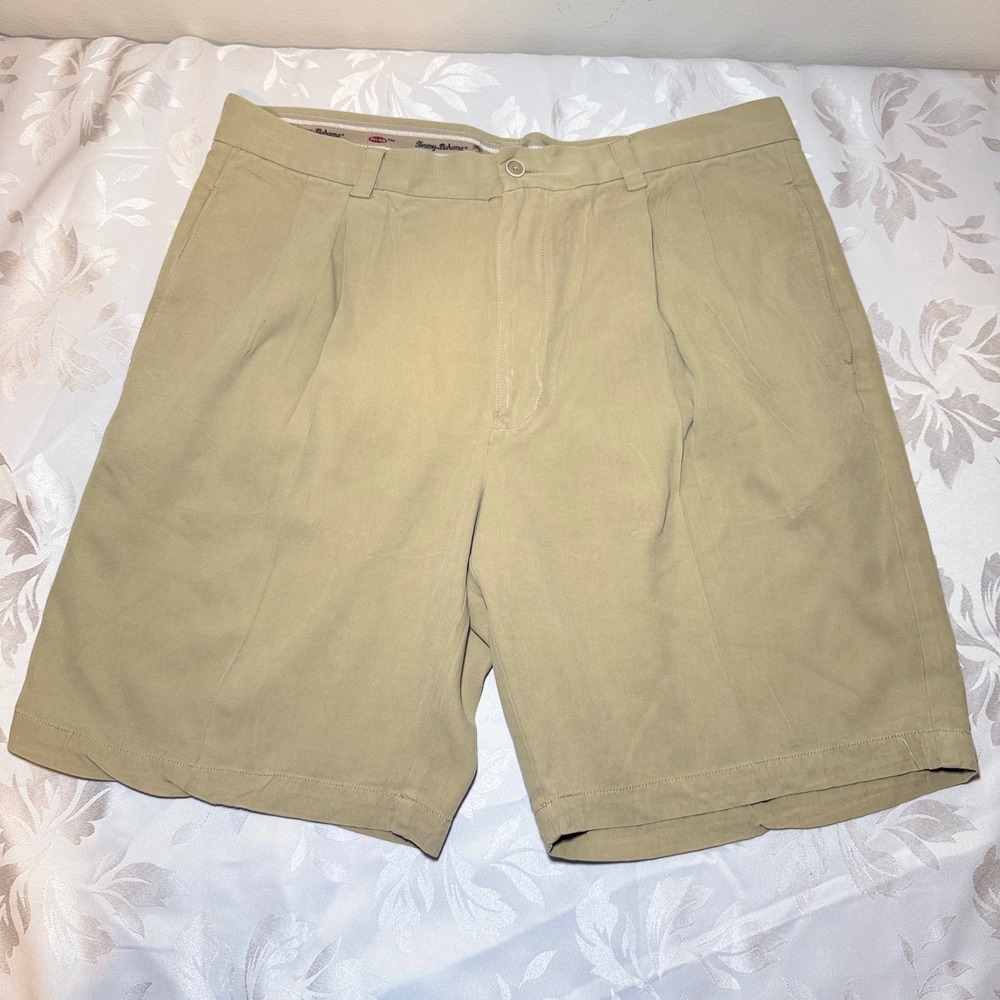 Tommy Bahama Relax Mens 35 Khaki Tan 100% Silk Pleated Front Casual Shorts